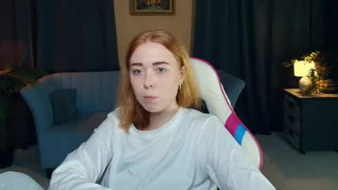 Snapshot of nelliemathers chatting on 12.04.25 Nelli online show from 12.04.25