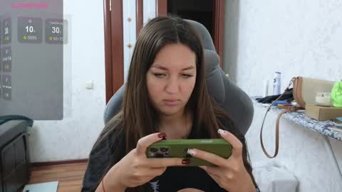 Snapshot of nellyfischer chatting on 12.08.24 Nelly online show from 12.08.24