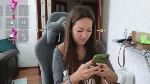 Snapshot of nellyfischer chatting on 12.10.24 Nelly online show from 12.10.24