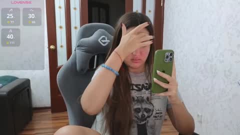 Snapshot of nellyfischer chatting on 12.12.24 Nelly online show from 12.12.24