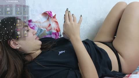 Snapshot of nellyfischer chatting on 01.12.25 Nelly online show from 01.12.25