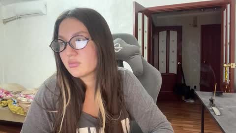 Snapshot of nellyfischer chatting on 02.21.25 Nelly online show from 02.21.25