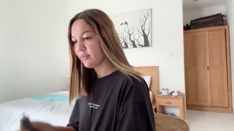 Snapshot of nellyfischer chatting on 11.21.25 Nelly online show from 11.21.25