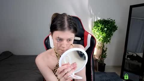 nellysunrise_1 online show from 10.30.25