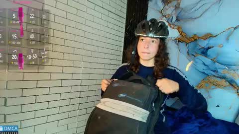 Salome Nena cupcake online show from 09.16.25