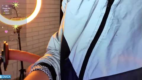 Salome Nena cupcake online show from 11.19.25