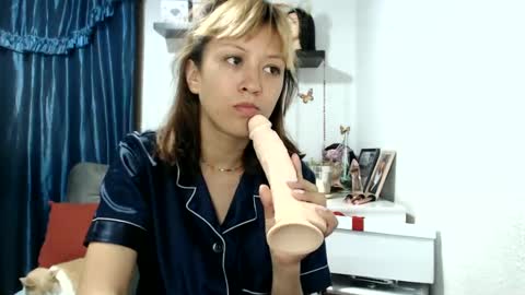 Snapshot of nena_lov chatting on 01.16.25 Star online show from 01.16.25