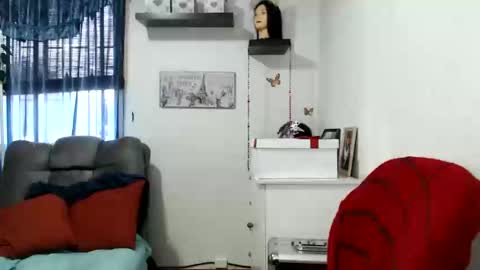 Snapshot of nena_lov chatting on 02.05.25 Star online show from 02.05.25