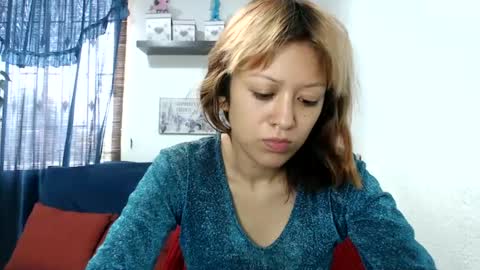 Snapshot of nena_lov chatting on 02.06.25 Star online show from 02.06.25