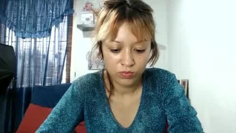 Snapshot of nena_lov chatting on 02.06.25 Star online show from 02.06.25