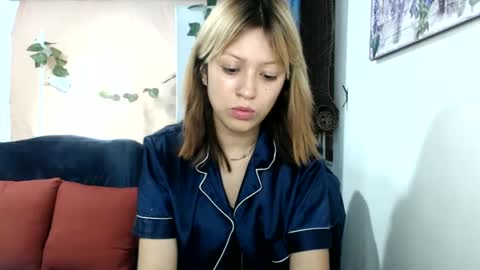Snapshot of nena_lov chatting on 03.11.25 Star online show from 03.11.25