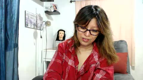 Snapshot of nena_lov chatting on 09.11.25 Star online show from 09.11.25