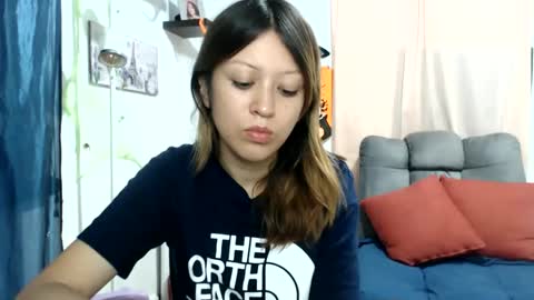 Snapshot of nena_lov chatting on 10.06.25 Star online show from 10.06.25