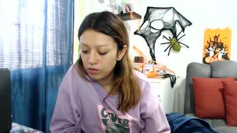 Snapshot of nena_lov chatting on 10.08.25 Star online show from 10.08.25