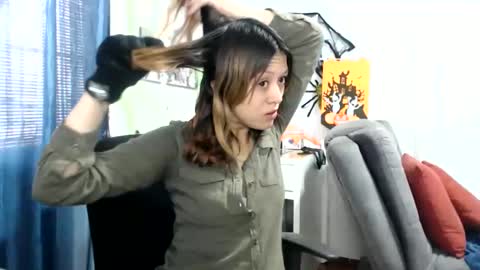 Snapshot of nena_lov chatting on 10.09.25 Star online show from 10.09.25
