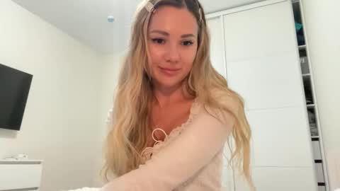 Snapshot of nensysafrons chatting on 04.01.26 NensySafrons online show from 04.01.26