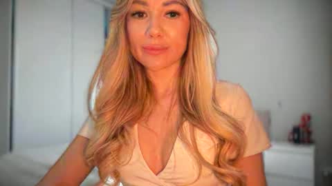 Snapshot of nensysafrons chatting on 04.04.26 NensySafrons online show from 04.04.26