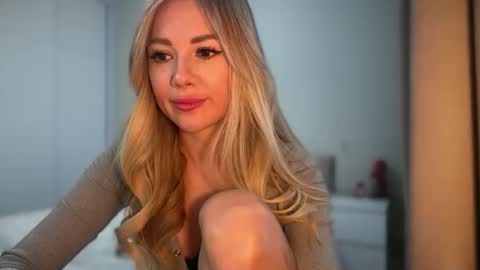 Snapshot of nensysafrons chatting on 04.10.26 NensySafrons online show from 04.10.26