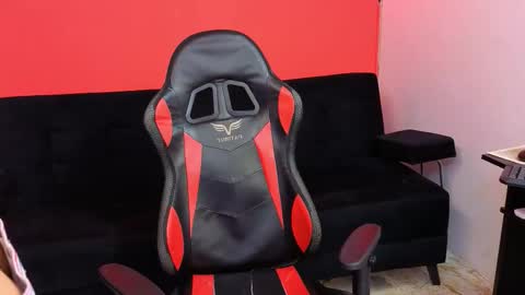 Snapshot of neo_twink chatting on 12.16.25 just Daniel online show from 12.16.25