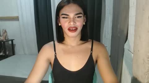 Snapshot of neomi_hardcock chatting on 10.14.25 neomi online show from 10.14.25