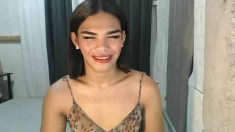 Snapshot of neomi_hardcock chatting on 10.15.25 neomi online show from 10.15.25
