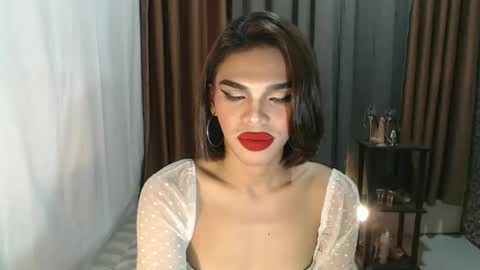 neomi online show from 02.24.26