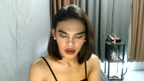 neomi online show from 05.13.26