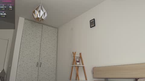 maeve  online show from 12.04.24