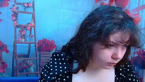 Snapshot of neonilalisova chatting on 02.15.26 NeonilaLisova online show from 02.15.26