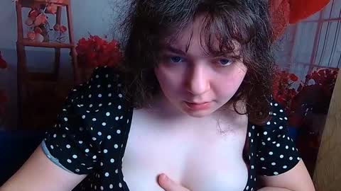 Snapshot of neonilalisova chatting on 02.15.26 NeonilaLisova online show from 02.15.26