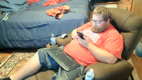 Snapshot of nerdychub4fun chatting on 10.05.25 nerdychub4fun online show from 10.05.25