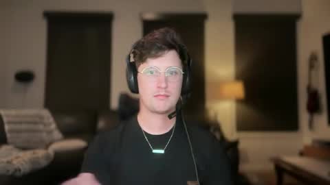 Snapshot of netflixhumanicorn chatting on 11.14.25 RyRy online show from 11.14.25