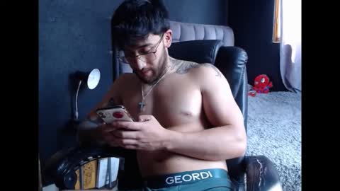 neuttron online show from 11.19.25