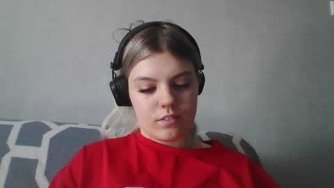 Snapshot of never_enoughh chatting on 07.18.26 never_enoughh online show from 07.18.26