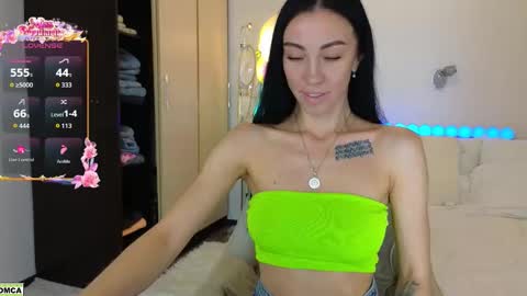 never give up  online show from 02.23.26