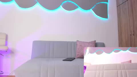 Snapshot of newbarbiedolly chatting on 11.25.25 ximena online show from 11.25.25