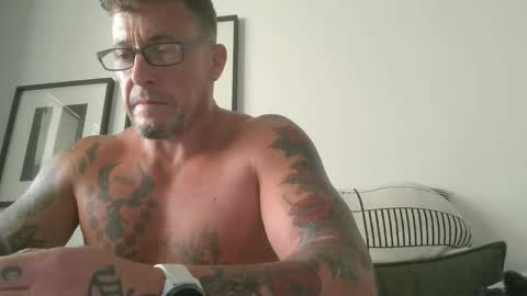 Snapshot of newbdes chatting on 02.28.25 Newbdes online show from 02.28.25