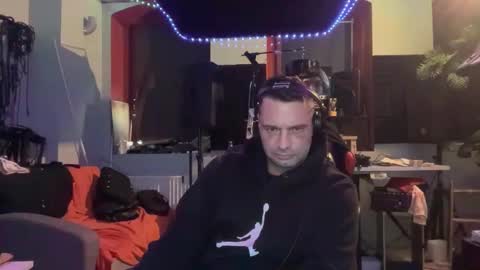 Snapshot of newcouple2023 chatting on 11.06.25 newguy2025 online show from 11.06.25