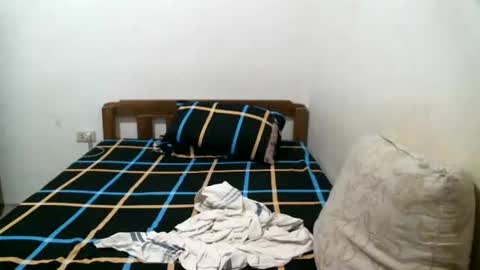 Snapshot of newest_star69 chatting on 01.10.25 Lucy Pearl online show from 01.10.25