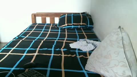 Snapshot of newest_star69 chatting on 02.21.25 Lucy Pearl online show from 02.21.25