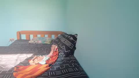 Snapshot of newest_star69 chatting on 10.27.25 Lucy Pearl online show from 10.27.25