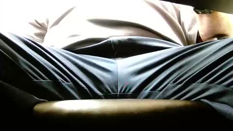 Snapshot of newtothis1015 chatting on 11.04.25 Daring online show from 11.04.25