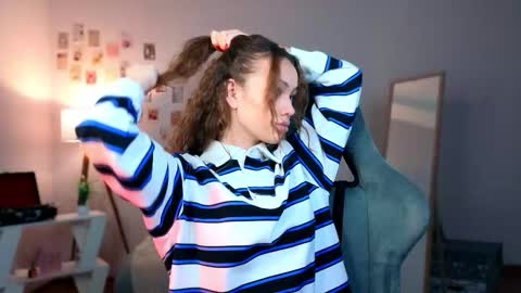 Snapshot of nexorine chatting on 02.19.26 Lilly online show from 02.19.26