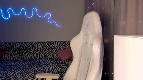 Mina online show from 12.01.25