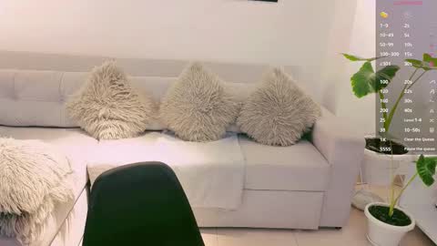   online show from 10.05.25