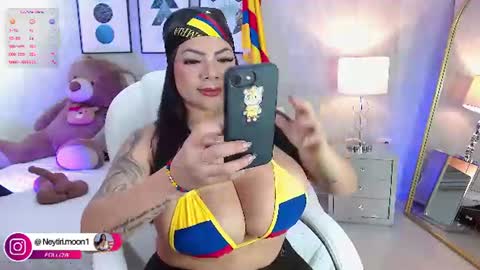 Snapshot of neytiri_moon chatting on 06.17.26 Sandra online show from 06.17.26