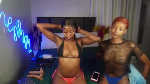 Snapshot of nia_bell chatting on 09.17.25 kikiNiaAria online show from 09.17.25