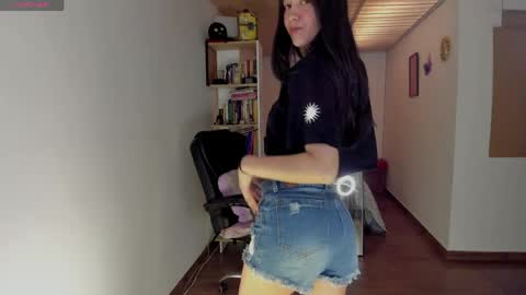 Nia online show from 04.07.26