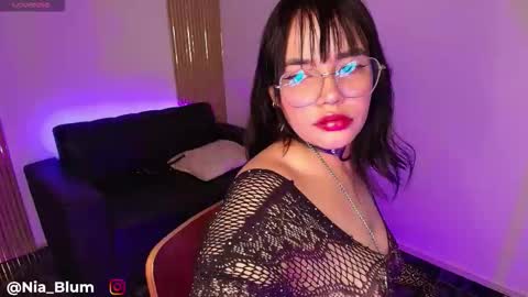 Nia Blum online show from 01.12.26