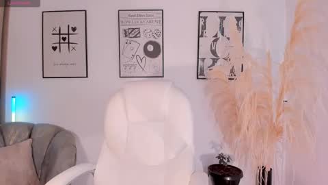 Nia online show from 11.10.25